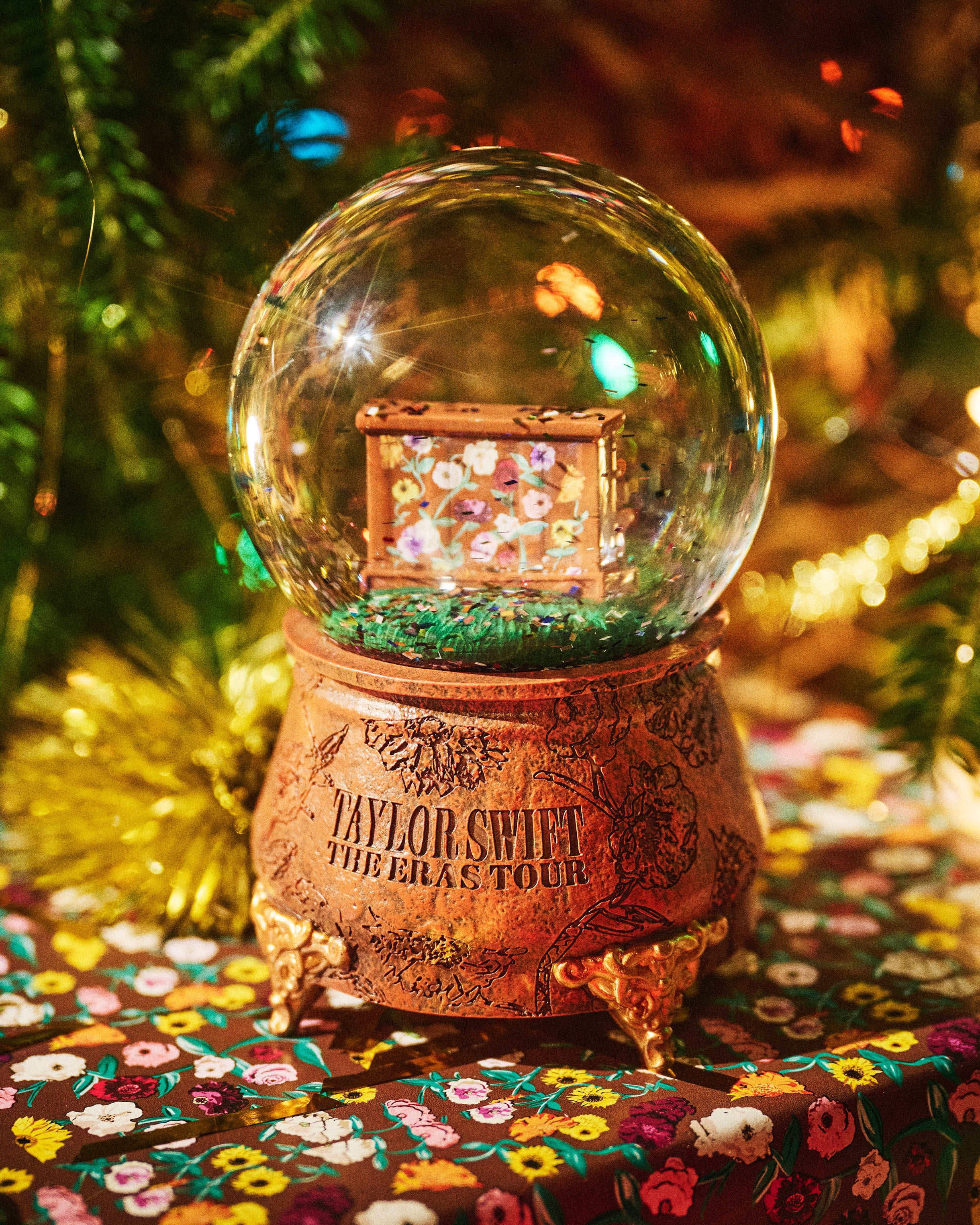 洋楽 Taylor Swift The Eras Tour  Globe Taylor Swift The Eras Tour Acoustic Piano Snow Globe Snowglobe