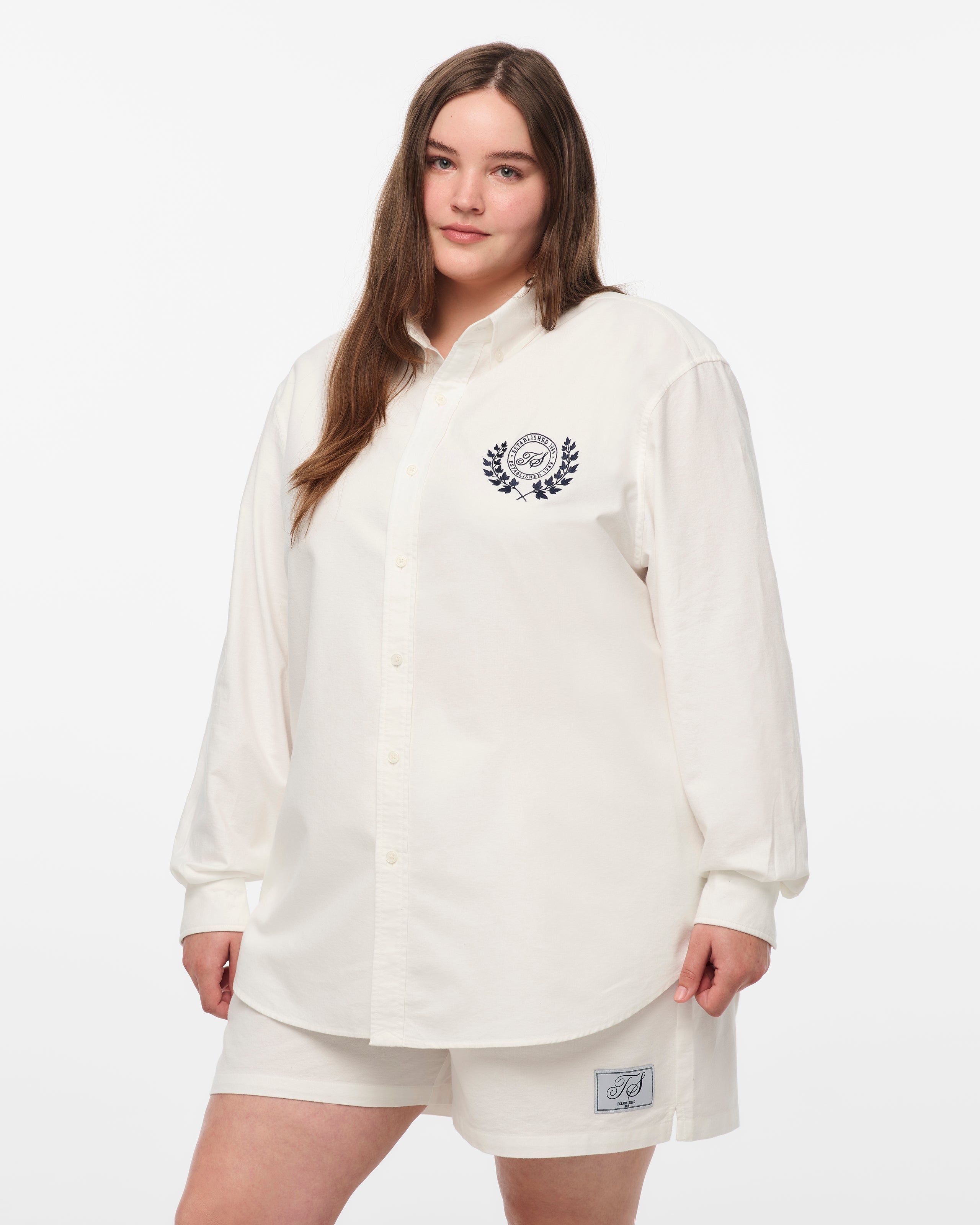 TS CREST WHITE OXFORD SHORTS