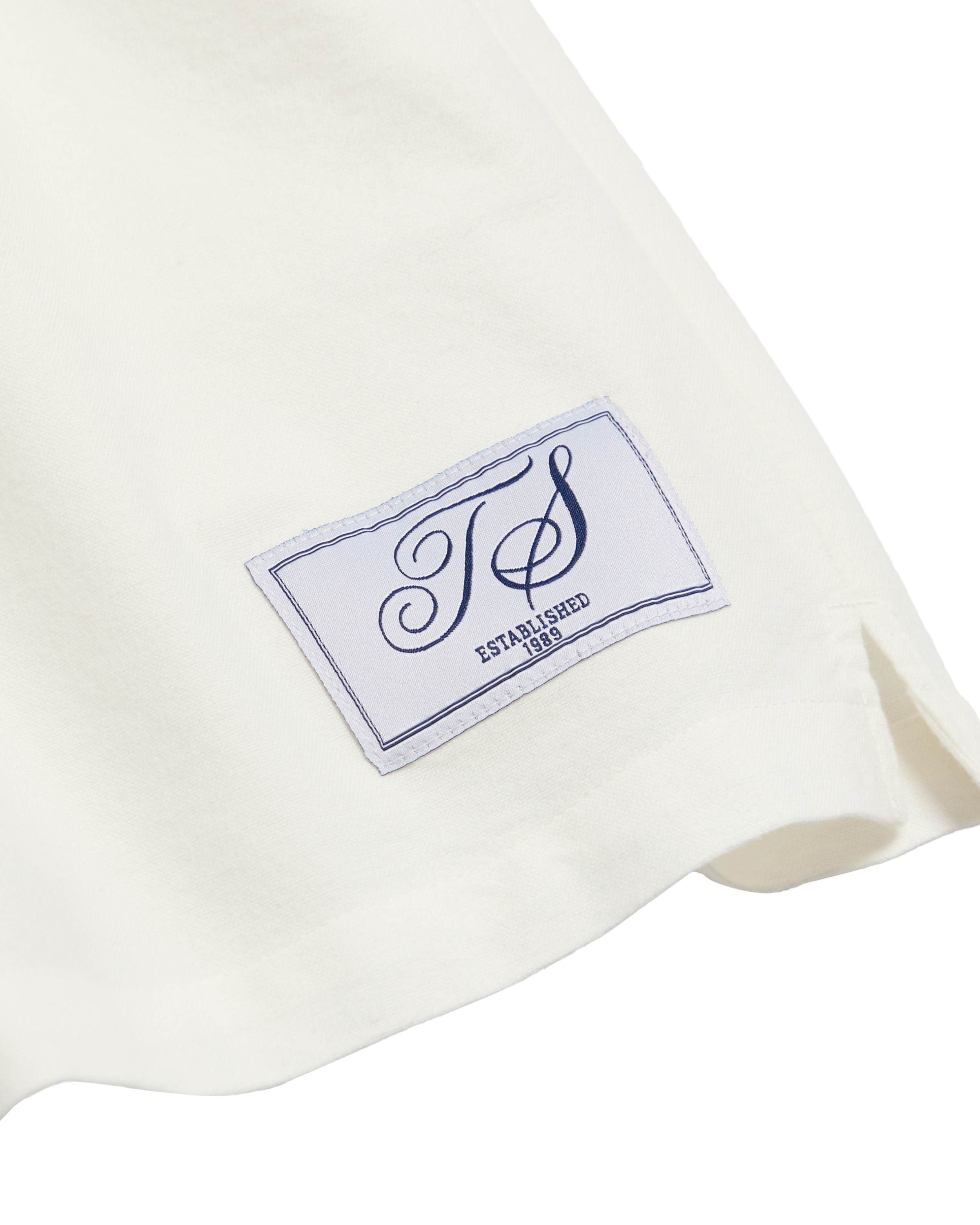 TS CREST WHITE OXFORD SHORTS